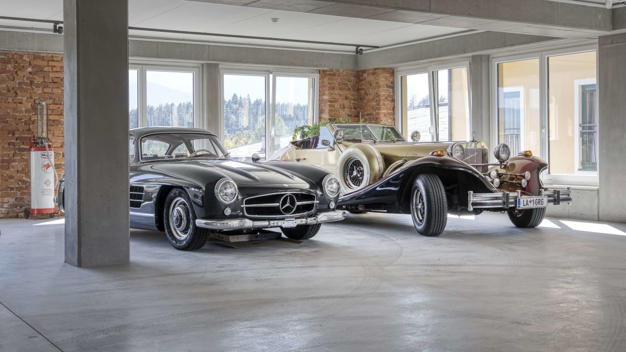 Oldtimer-Midweek Zwei klassische Mercedes-Benz Oldtimer in einer modernen Garage